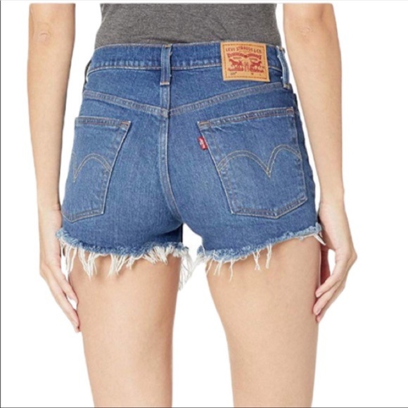 LEVI’S 501 Button Fly Mid Rise Vintage Look Raw Hem Distressed Short - Picture 3 of 8